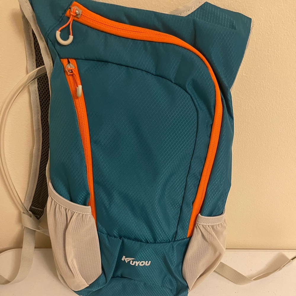 Kuyou hydration backpack